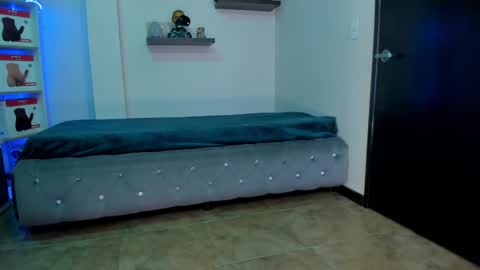 Catalina online show from February 2025 09:10:01 PM