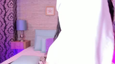 CatalinnaThompson online show from December 2024 12:00:02 PM