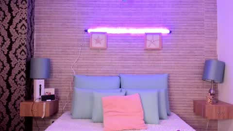 CatalinnaThompson online show from January 2025 11:54:01 AM