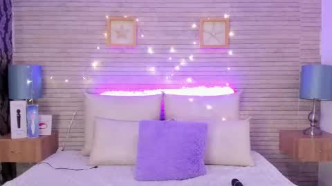 CatalinnaThompson online show from February 2025 03:09:02 PM