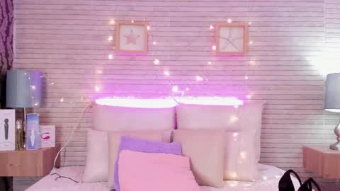 CatalinnaThompson online show from February 2025 03:03:01 PM