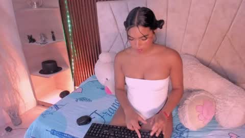 Snapshot of catalleya_f chatting on May 2026 08:17:01 PM catalleya_f online show from May 2026 08:17:01 PM