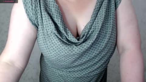 Ana online show from November 2025 07:27:01 PM