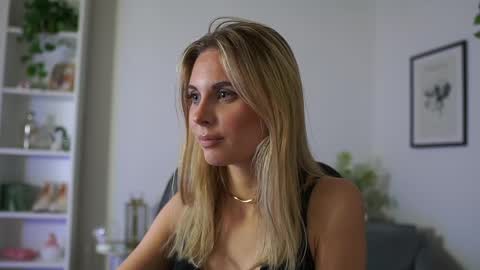 catecrago  online show from February 2025 05:05:02 PM