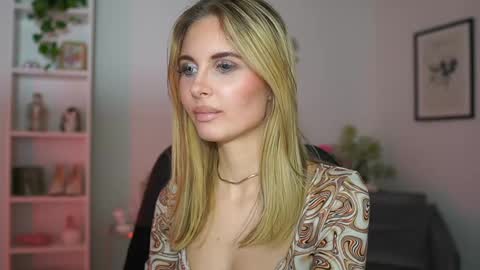 catecrago  online show from February 2025 01:33:01 PM