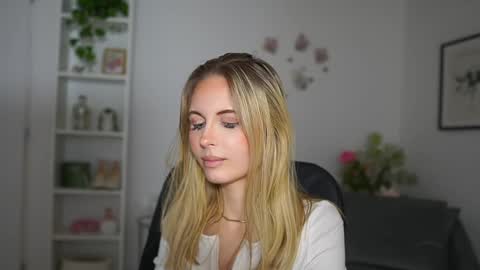 catecrago  online show from February 2025 11:58:01 AM