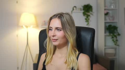 catecrago  online show from November 2025 07:05:02 PM