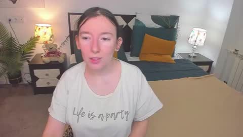 Catrin online show from November 2025 08:20:02 AM