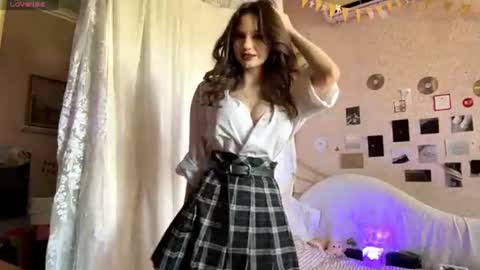 Roniy online show from June 2026 12:15:01 PM