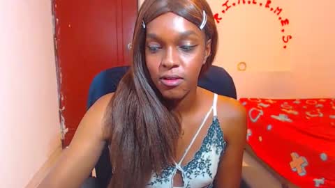 cathi_nahomi online show from December 2025 06:25:01 PM