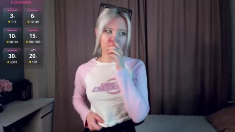 Mia online show from March 2026 11:03:01 AM