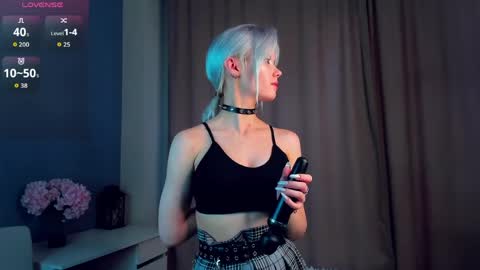 Mia online show from April 2026 11:08:01 AM