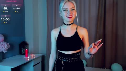 Mia online show from April 2026 11:08:01 AM