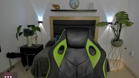 Juliana online show from March 2025 03:06:01 AM