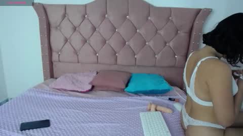 Catleya y online show from November 2025 07:40:02 PM