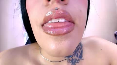 Snapshot of catte_jensen chatting on February 2026 02:42:01 AM Cattleya online show from February 2026 02:42:01 AM