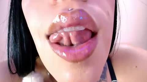 Snapshot of catte_jensen chatting on June 2026 05:50:02 AM Cattleya online show from June 2026 05:50:02 AM