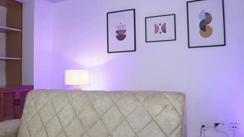 cattleyascaly online show from December 2024 07:14:01 PM