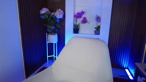 cattleyascaly online show from September 2025 07:15:02 PM