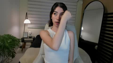 Snapshot of caty_loves chatting on April 2026 10:01:02 PM Caty online show from April 2026 10:01:02 PM