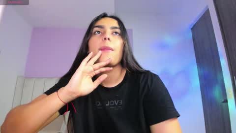 Cay online show from September 2025 11:43:01 AM