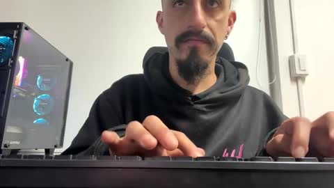 Snapshot of cayu_frensh94 chatting on December 2024 01:04:01 AM cayu_frensh94 online show from December 2024 01:04:01 AM