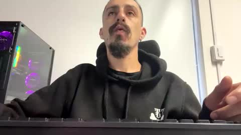 Snapshot of cayu_frensh94 chatting on December 2024 10:24:01 PM cayu_frensh94 online show from December 2024 10:24:01 PM