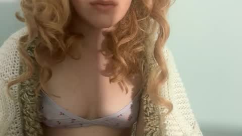 Snapshot of cclavender chatting on February 2026 09:57:01 PM Claire online show from February 2026 09:57:01 PM