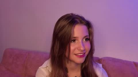 Lina  online show from November 2025 07:36:03 PM