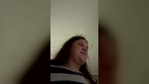 Snapshot of cecerose813 chatting on April 2026 02:32:02 PM cecerose813 online show from April 2026 02:32:02 PM