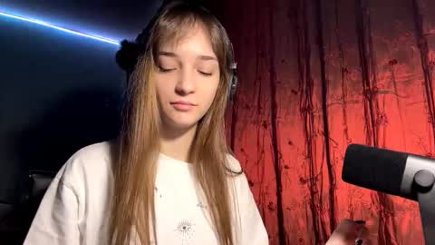 Lily online show from November 2025 12:02:02 PM