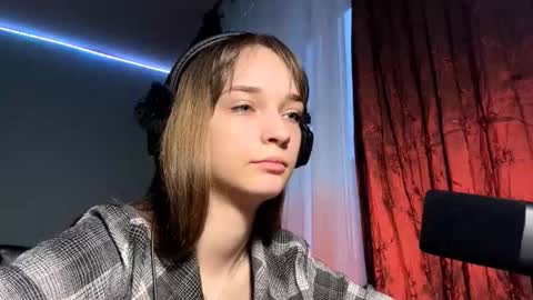 Lily online show from November 2025 12:20:01 PM