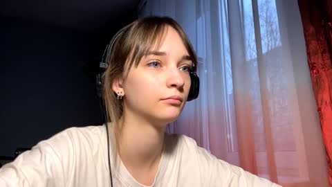 Lily online show from November 2025 11:56:02 AM