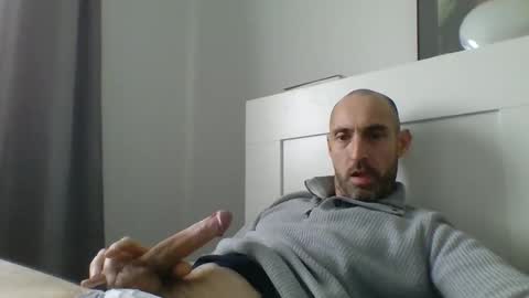 Snapshot of cedric223 chatting on February 2025 01:51:02 PM cedric223 online show from February 2025 01:51:02 PM