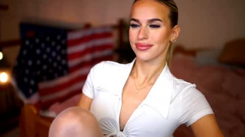 Snapshot of celeste_www chatting on July 2026 10:50:01 AM Sunflower online show from July 2026 10:50:01 AM