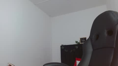 celesteayase online show from February 2025 06:00:01 AM