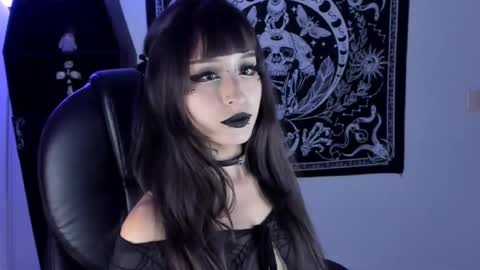   online show from September 2025 09:05:01 PM