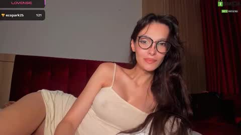 Snapshot of celine_rose chatting on January 2026 06:43:02 PM Ji-yoon online show from January 2026 06:43:02 PM