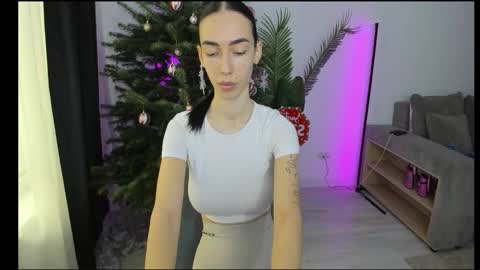 Celine Roxelle online show from November 2025 11:58:01 AM