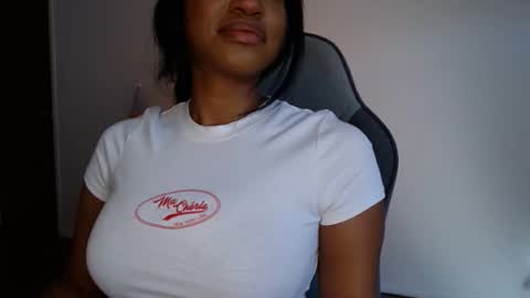 Snapshot of celinecostas chatting on February 2026 07:06:01 PM Celine Costas online show from February 2026 07:06:01 PM