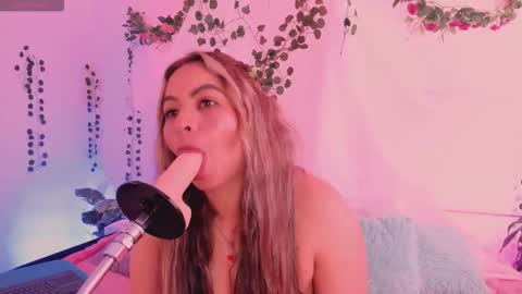 Hello guys my name is Sofi and Lizzie and  Vanessa online show from November 2025 03:24:02 PM