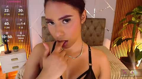 Snapshot of chaarlottee_69 chatting on May 2026 08:27:01 PM CHAARLOTTEE online show from May 2026 08:27:01 PM