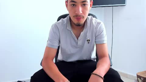 Snapshot of chandler_kenji chatting on May 2026 04:33:02 PM Kenji online show from May 2026 04:33:02 PM