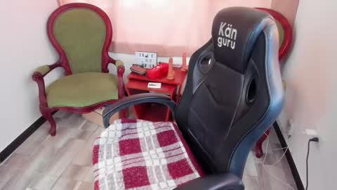 Snapshot of chanel_gold chatting on February 2026 04:44:01 PM online show from February 2026 04:44:01 PM