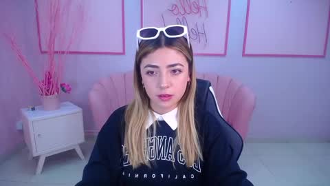 channel_blonde_a online show from December 2024 04:58:01 PM