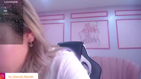 channel_blonde_a online show from January 2025 05:01:01 PM
