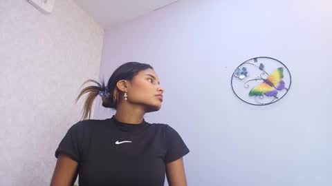 Raquel  online show from October 2025 12:07:02 PM