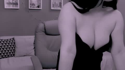 The Queen online show from January 2025 02:41:02 PM