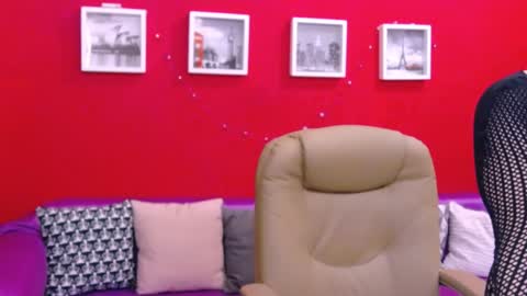 The Queen online show from January 2025 01:41:01 PM