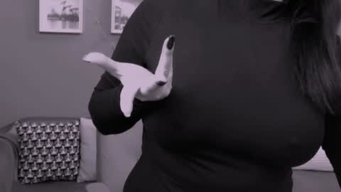 The Queen online show from January 2025 10:02:01 AM